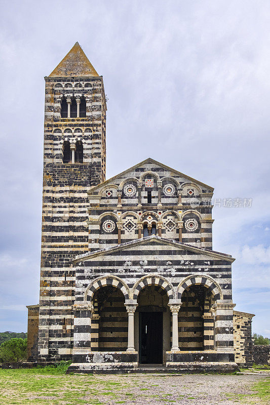 Basilica di Saccargia，位于撒丁岛北部的罗马式建筑